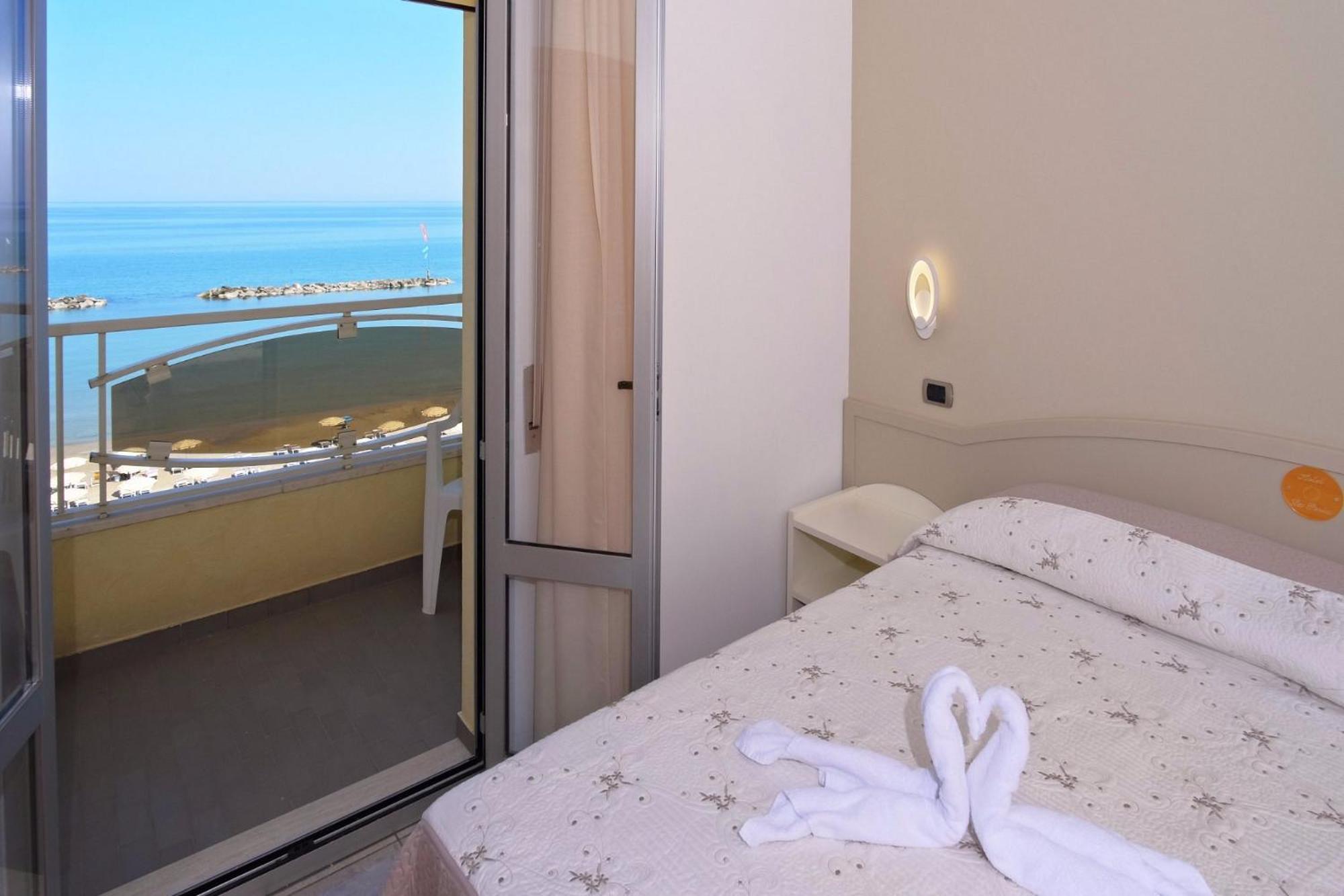 קופרה מריטימה Hotel La Perla מראה חיצוני תמונה
