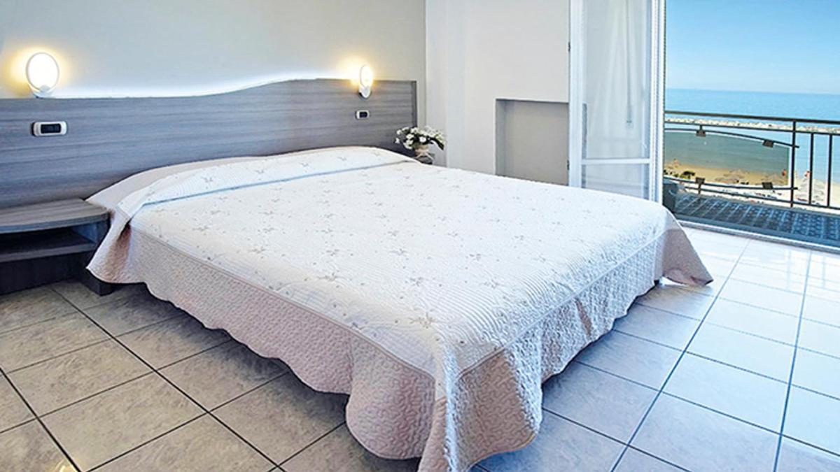 קופרה מריטימה Hotel La Perla מראה חיצוני תמונה