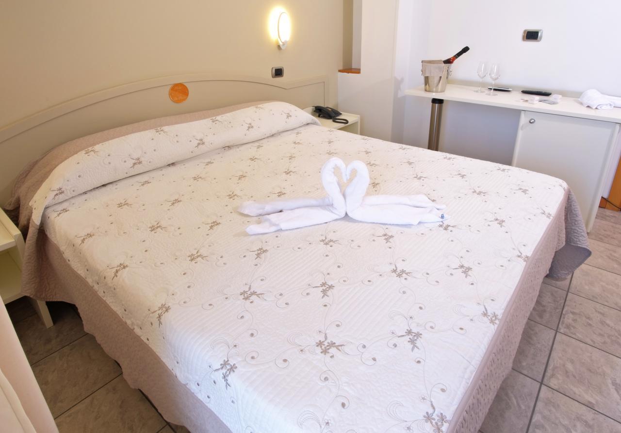 קופרה מריטימה Hotel La Perla מראה חיצוני תמונה