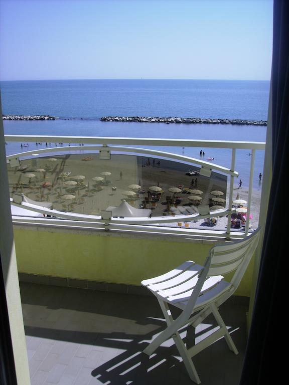 קופרה מריטימה Hotel La Perla מראה חיצוני תמונה